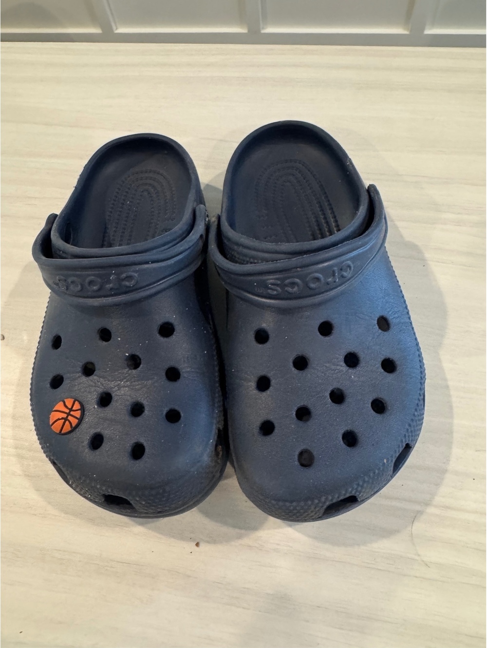 Crocs navy clogs with basketball charm J 3